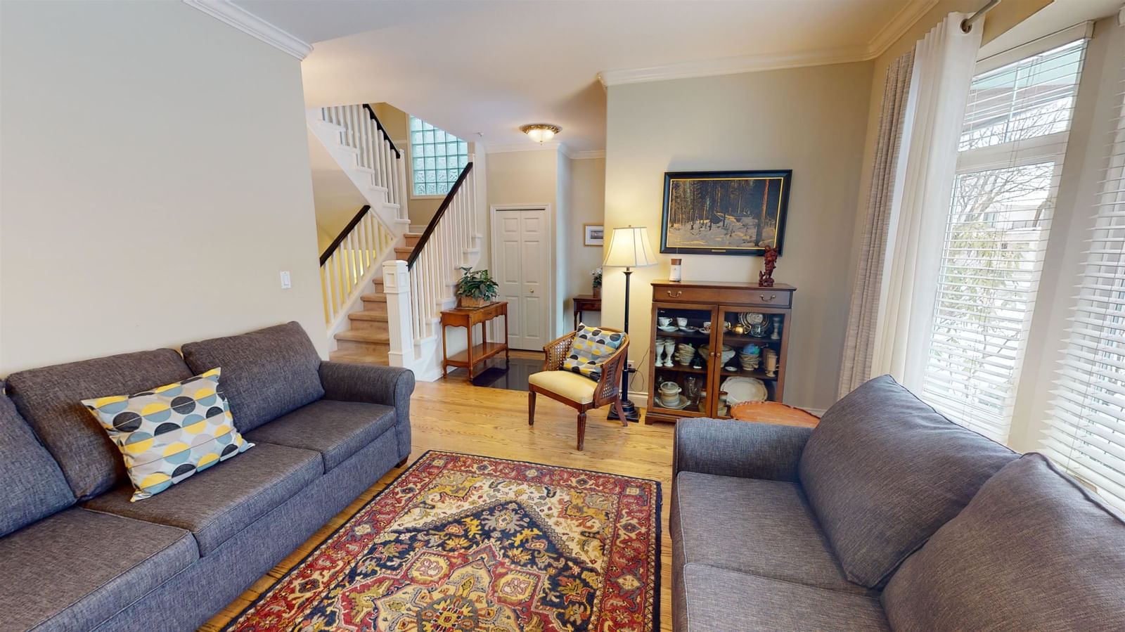 Listing Image 3