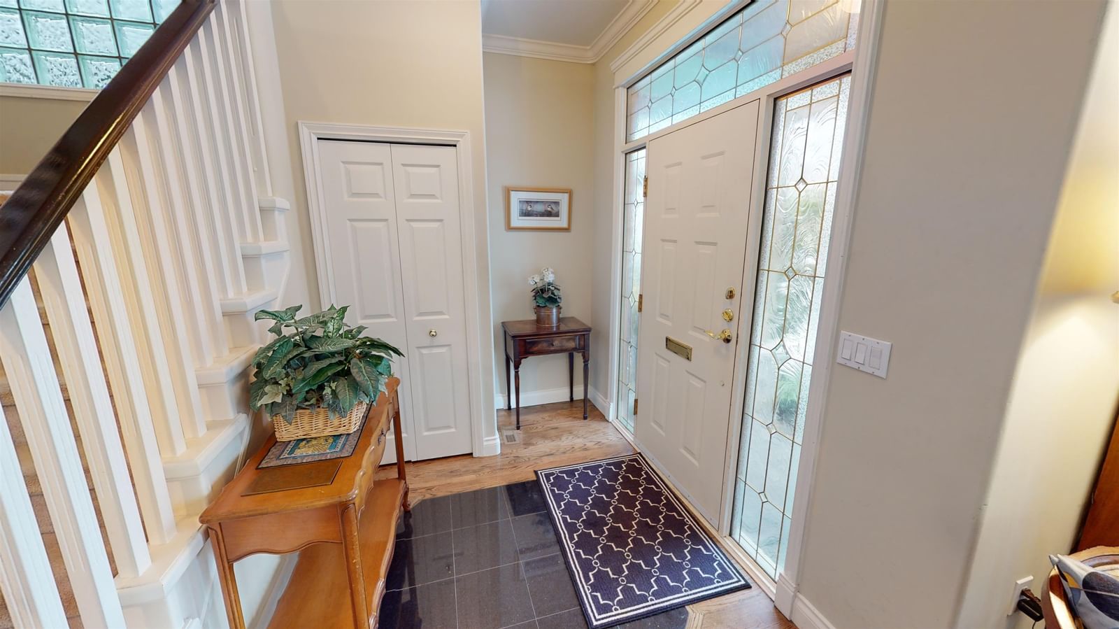 Listing Image 4