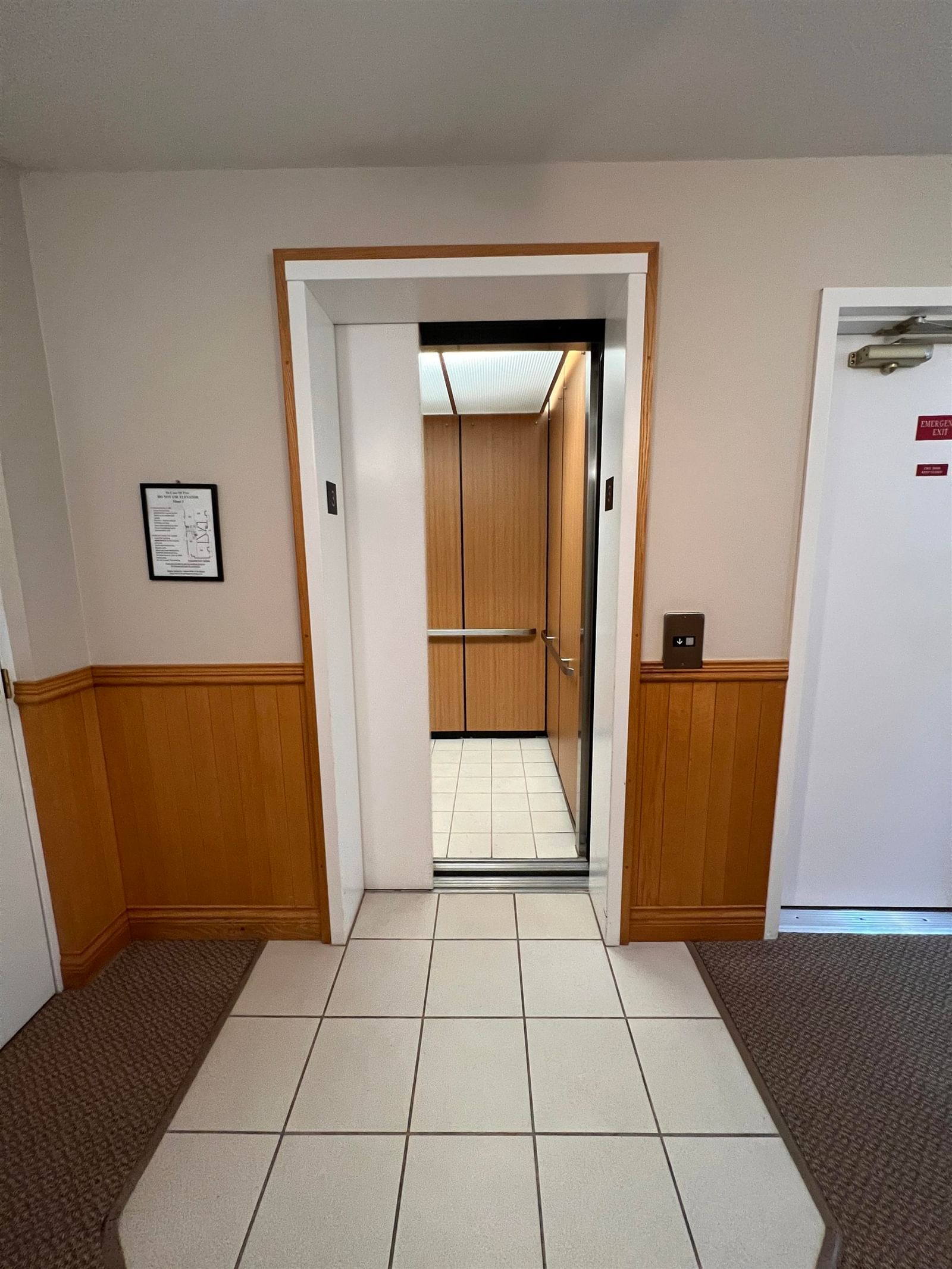 Listing Image 4