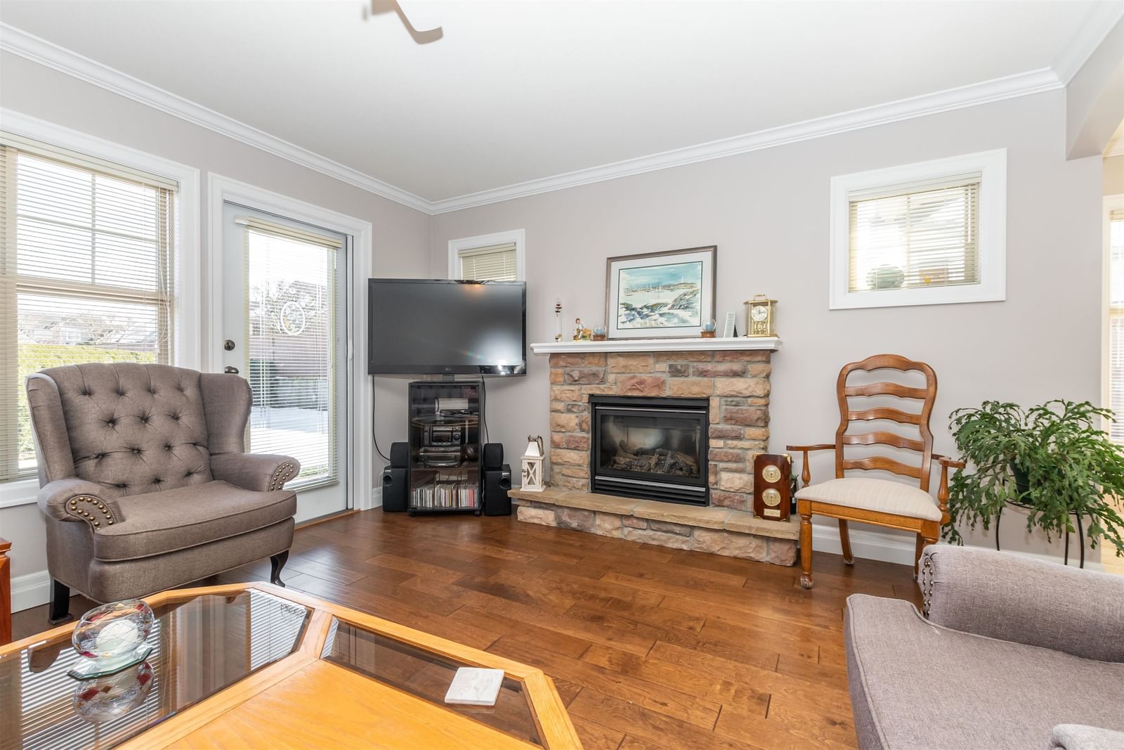 Listing Image 5