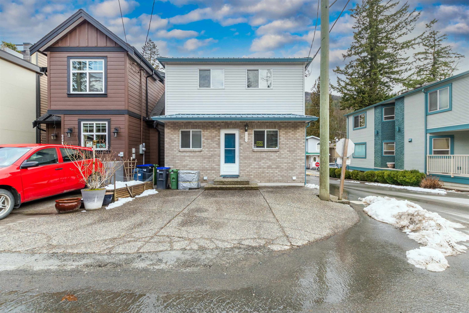 Listing Image 4
