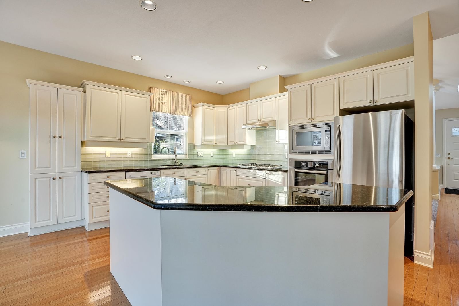 Listing Image 13