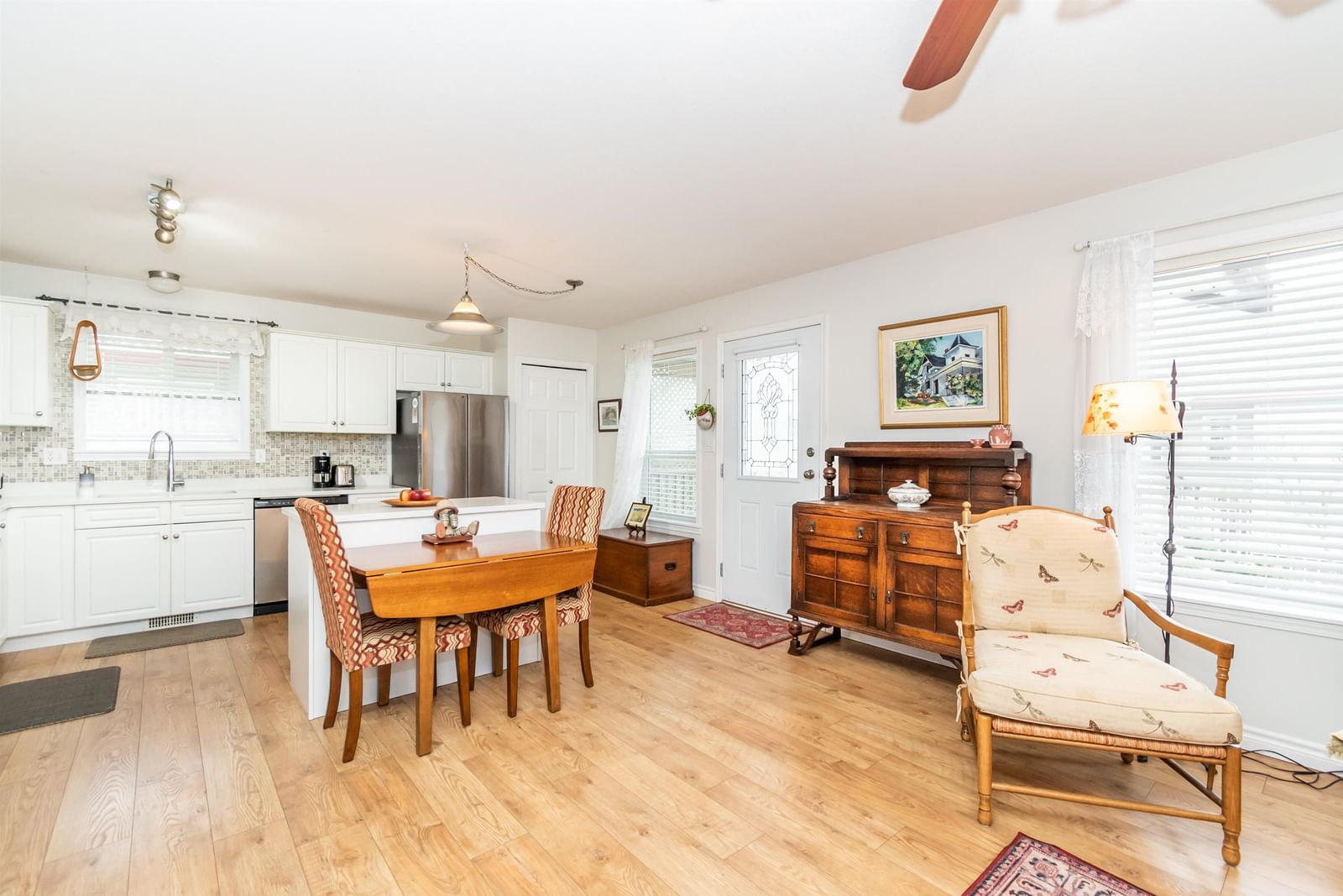 Listing Image 14