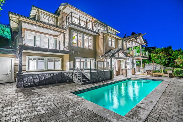 2428 Chippendale Road