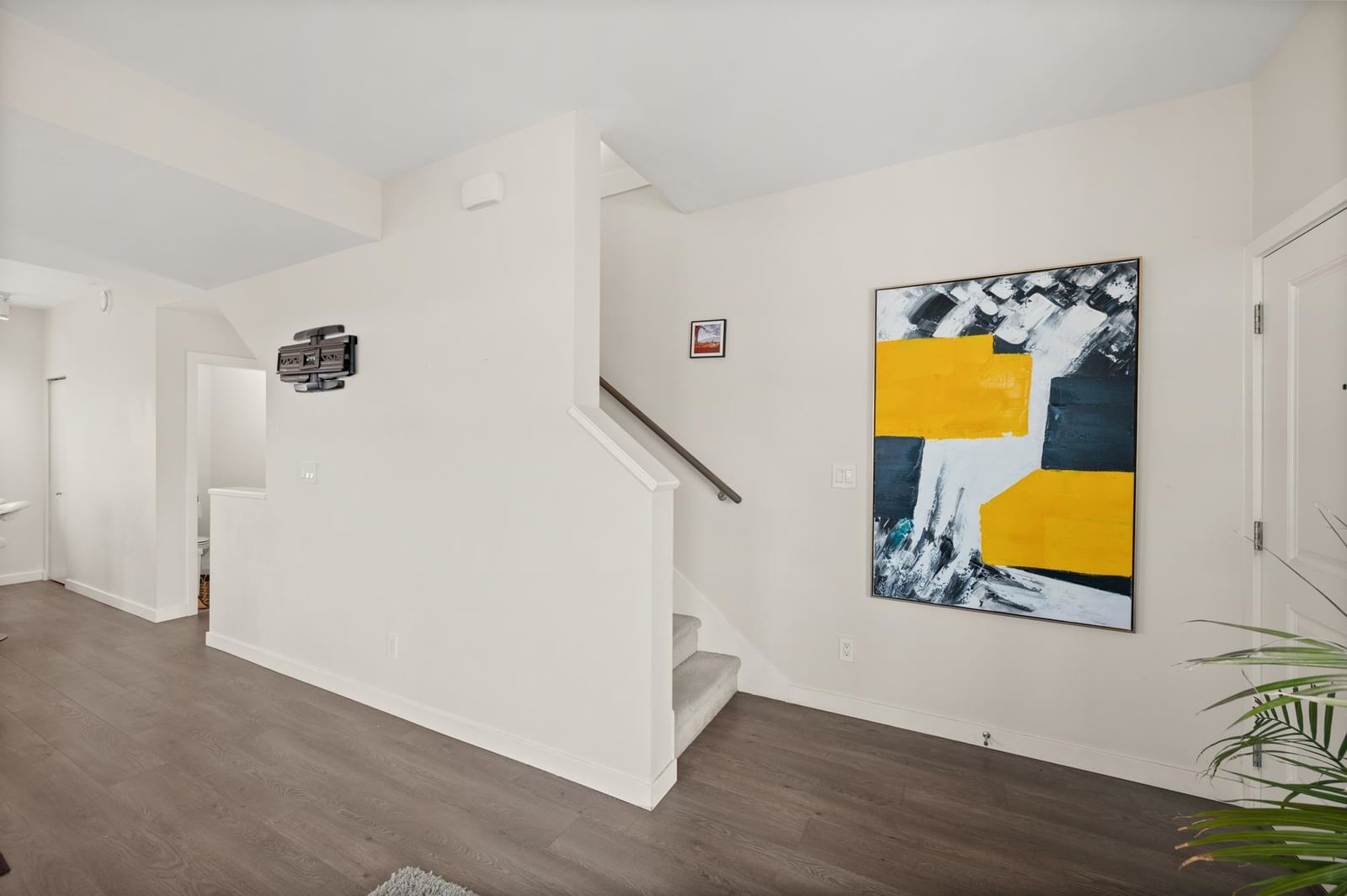 Listing Image 17