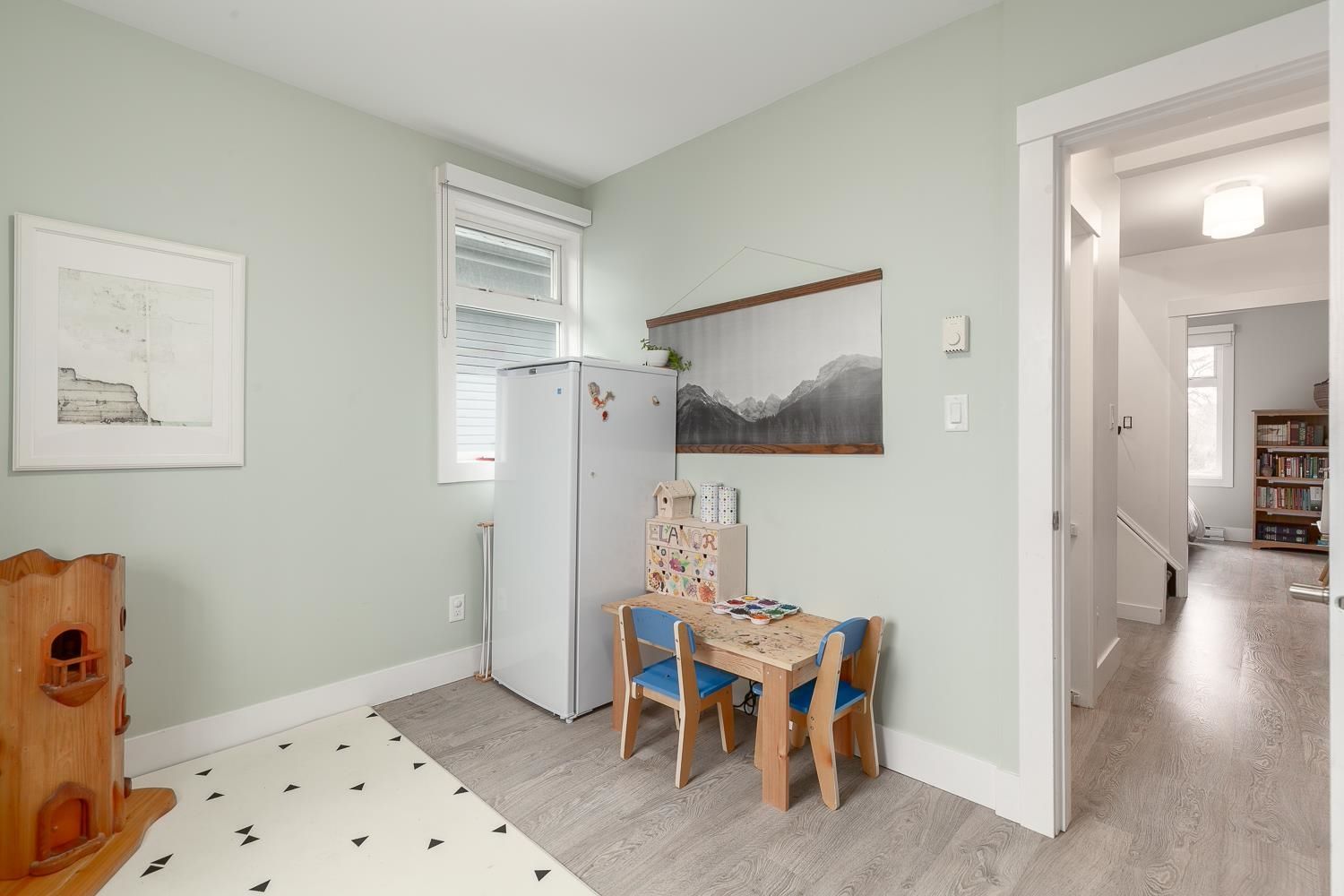 Listing Image 9