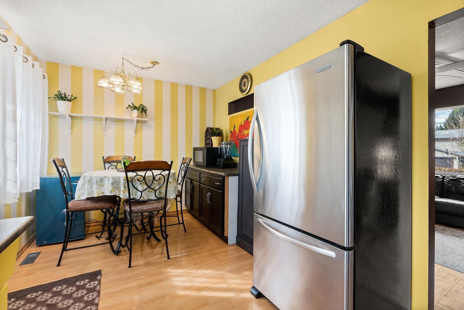 Listing Image 11