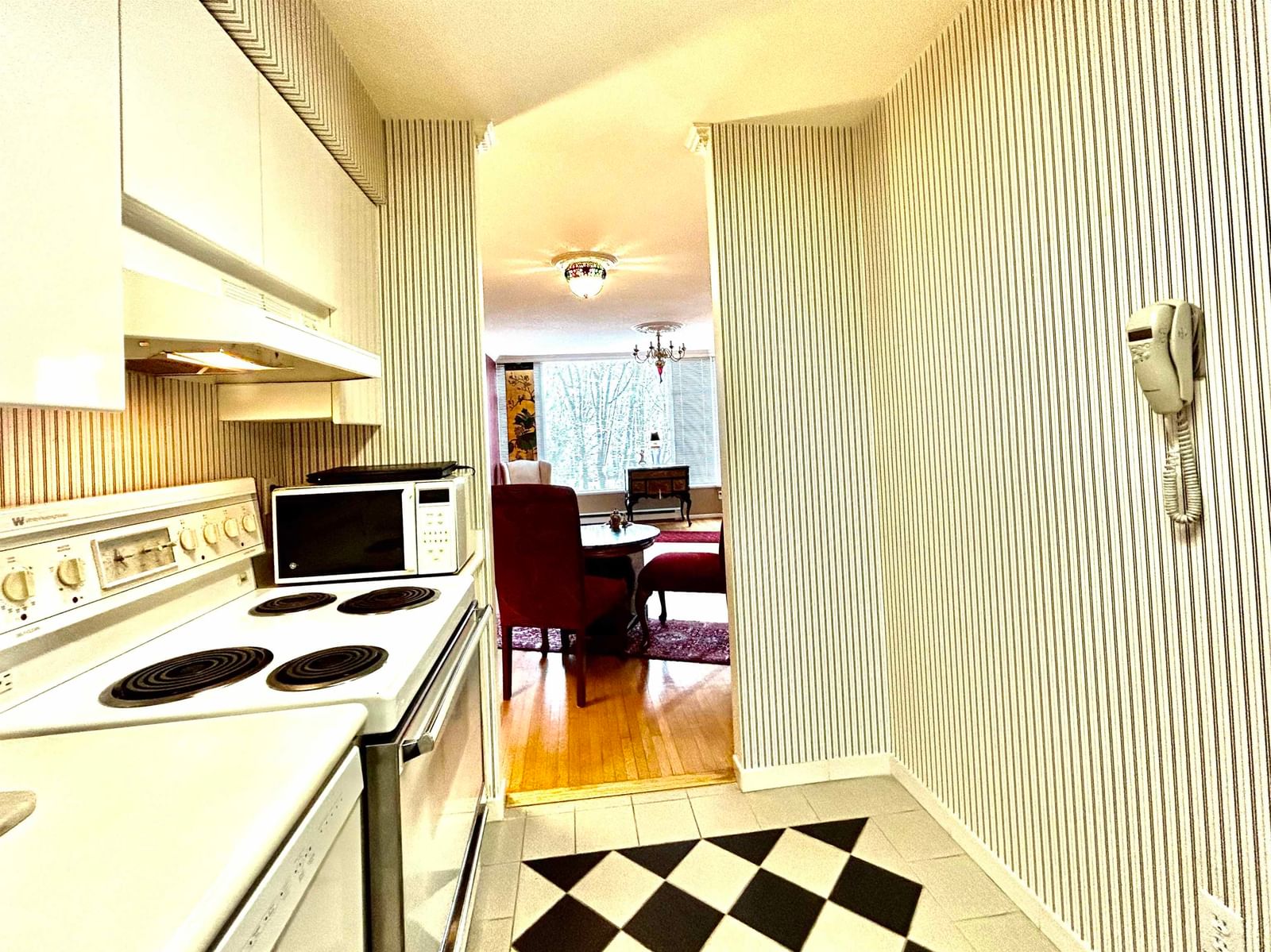 Listing Image 12