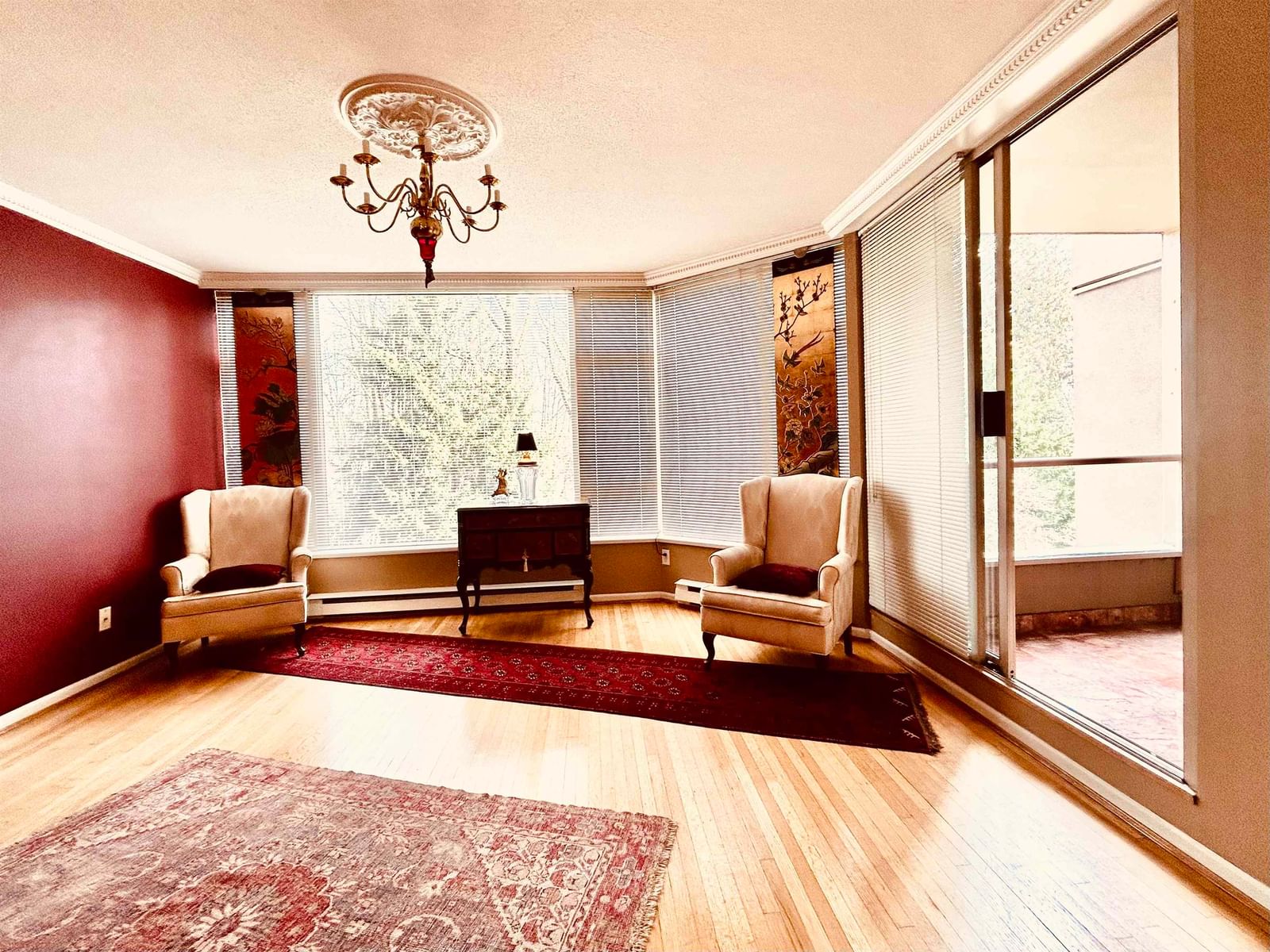Listing Image 4