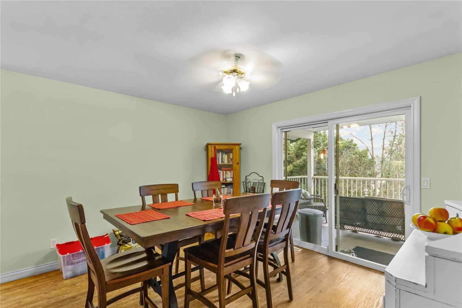 Listing Image 10