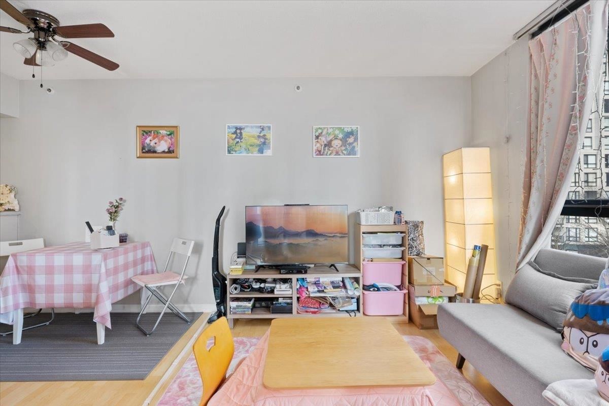 Listing Image 9