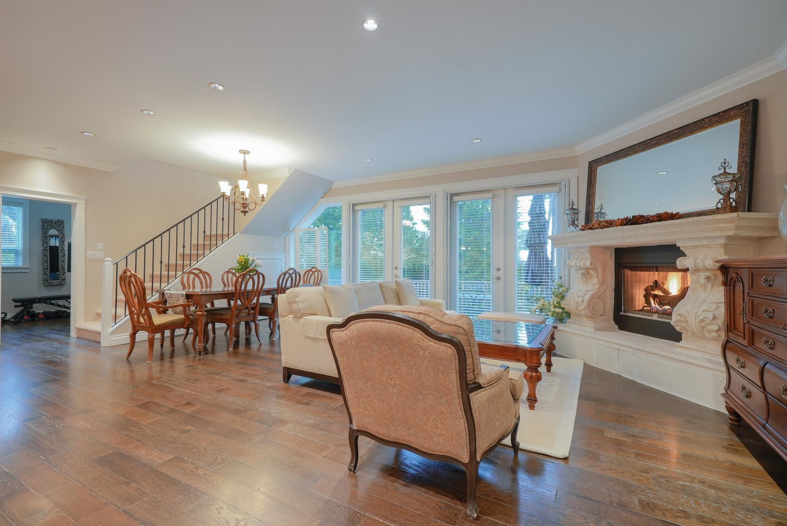 Listing Image 8
