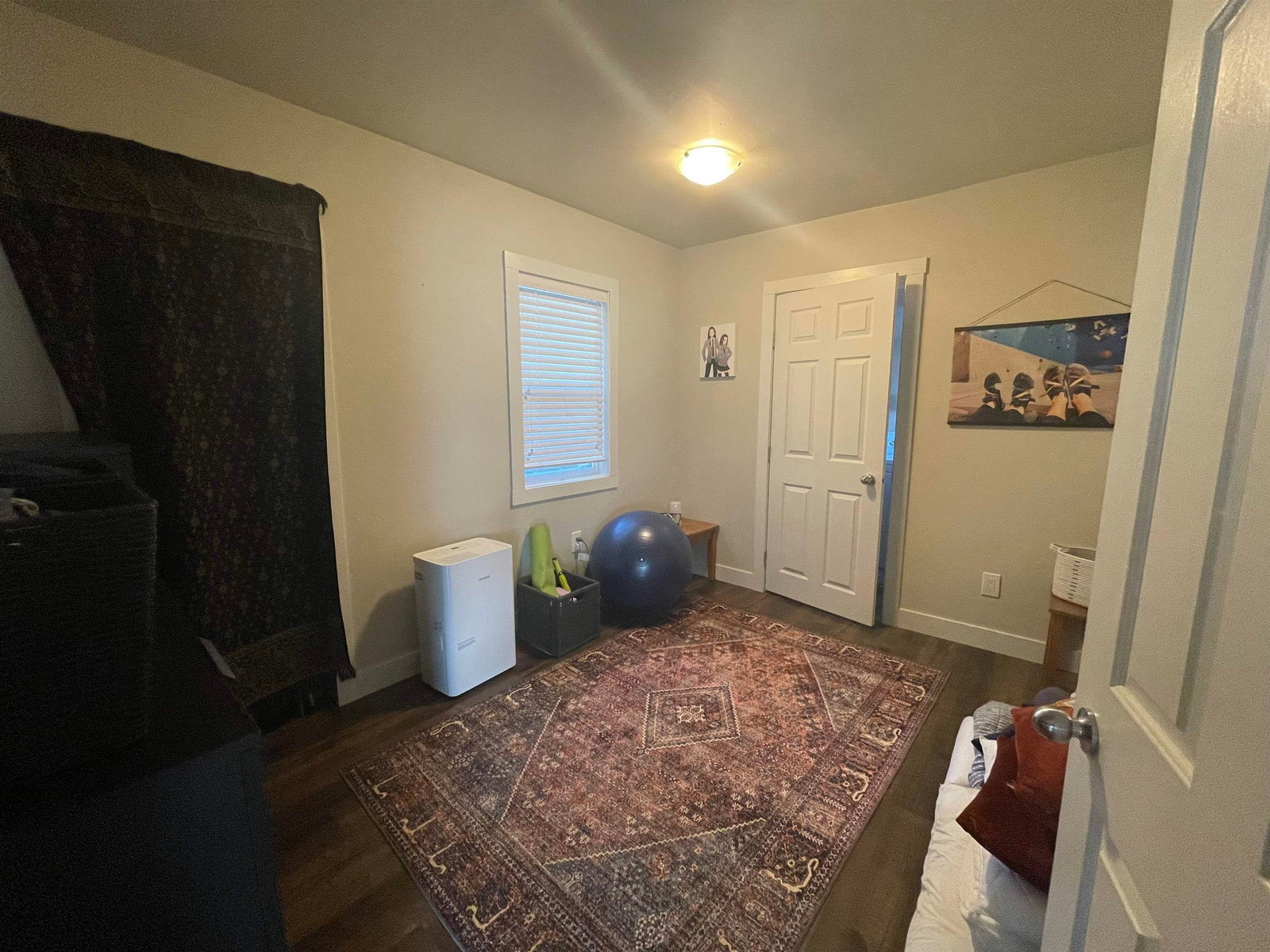 Listing Image 17