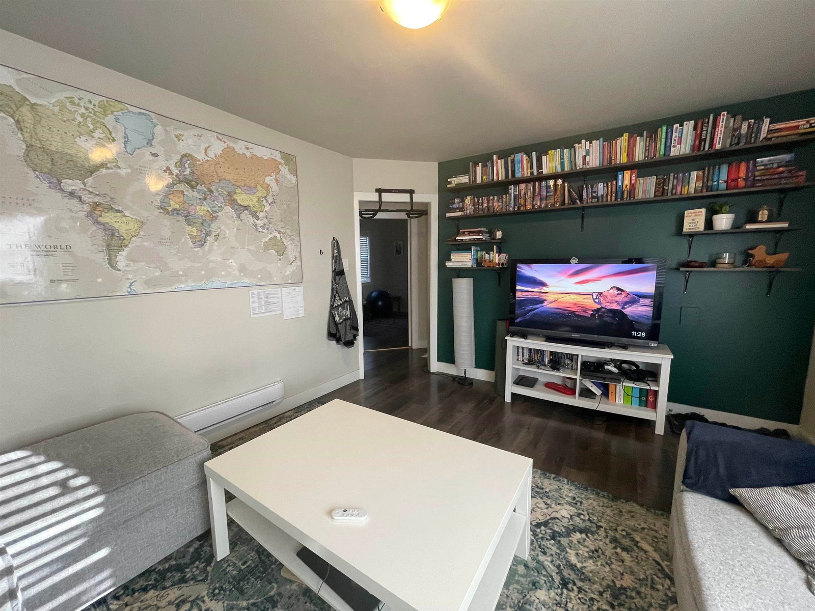 Listing Image 4