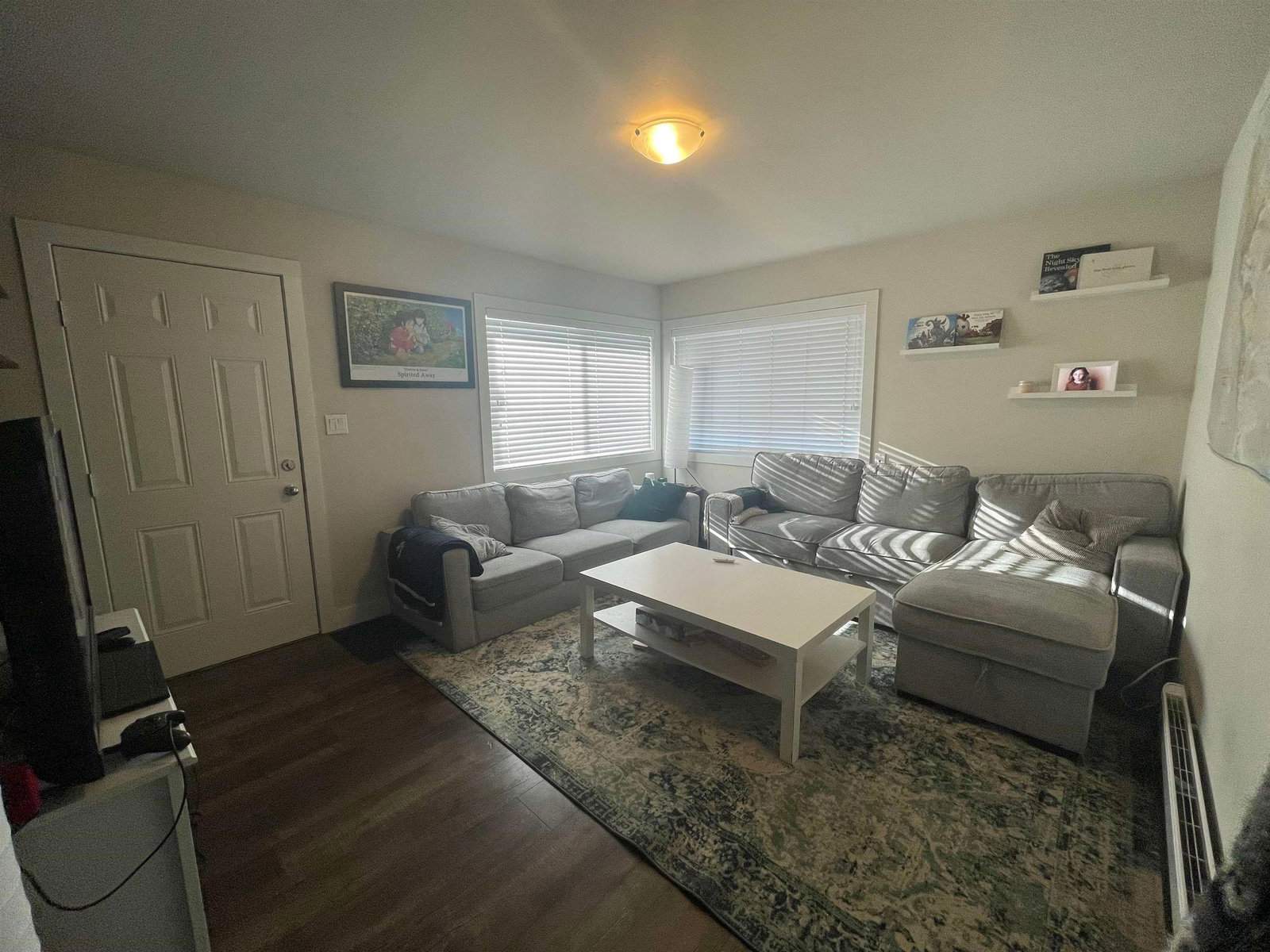 Listing Image 5
