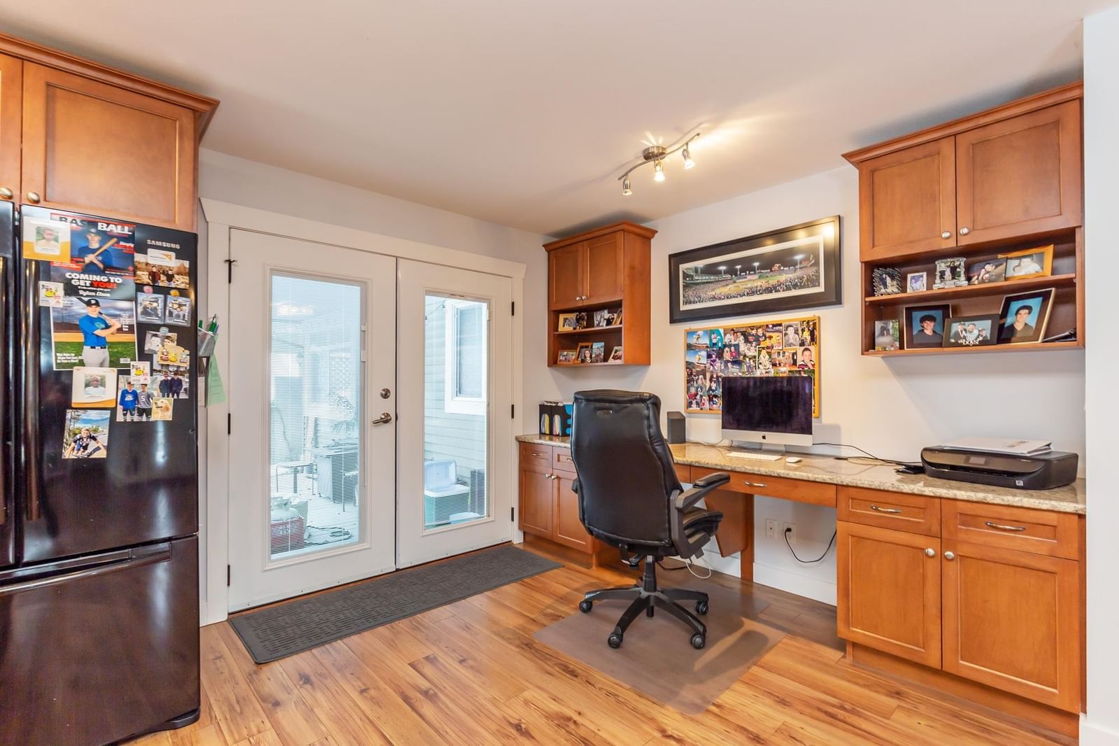Listing Image 10