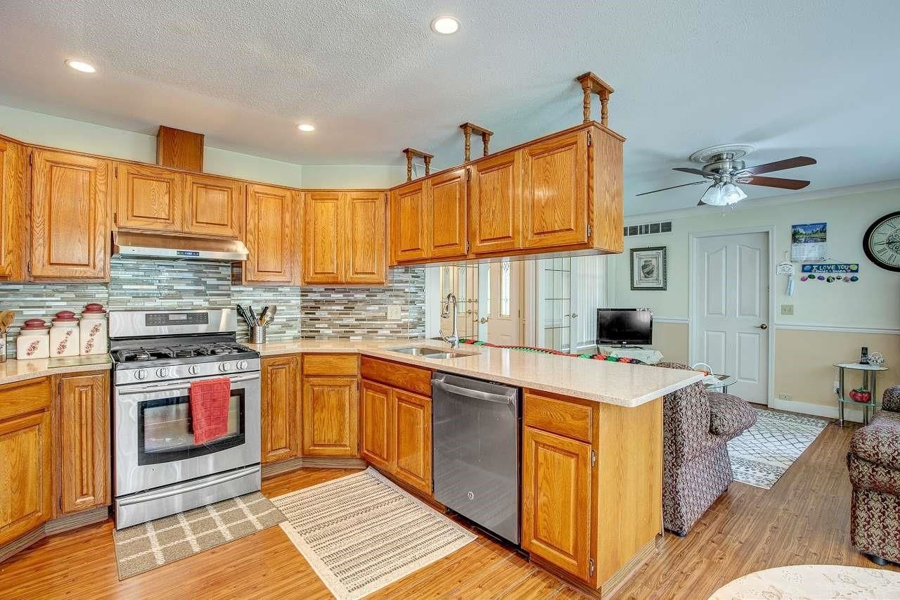 Listing Image 11