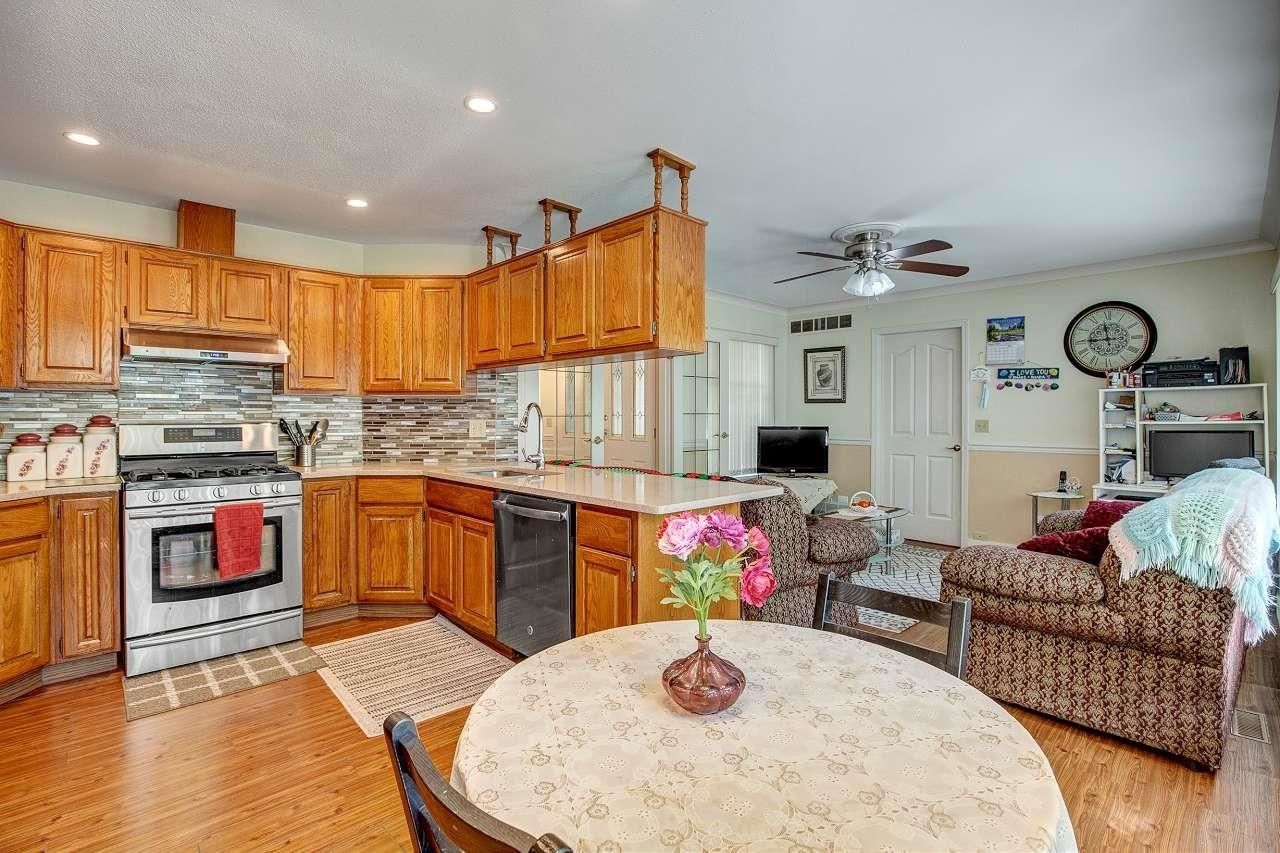 Listing Image 12