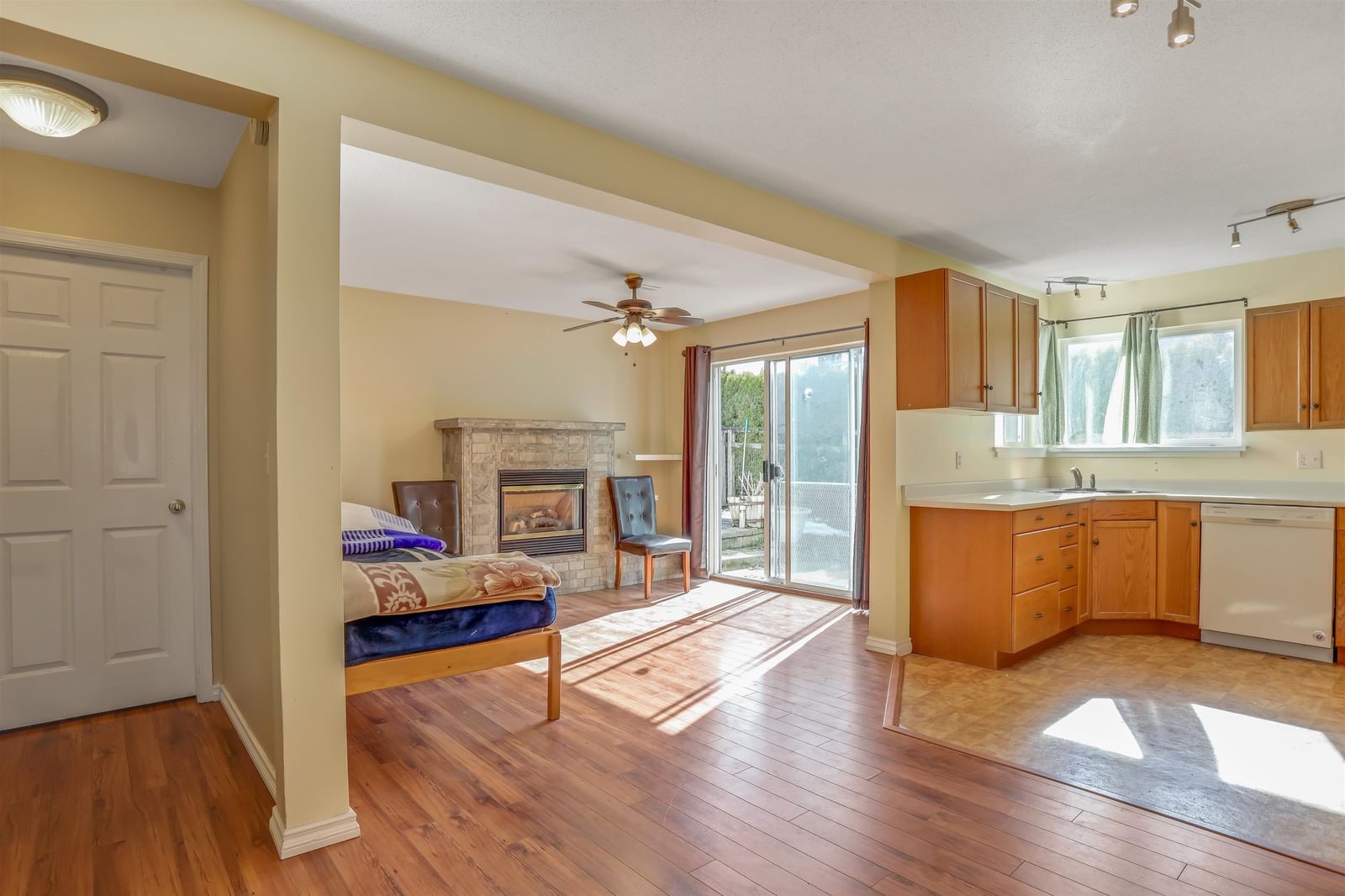 Listing Image 13