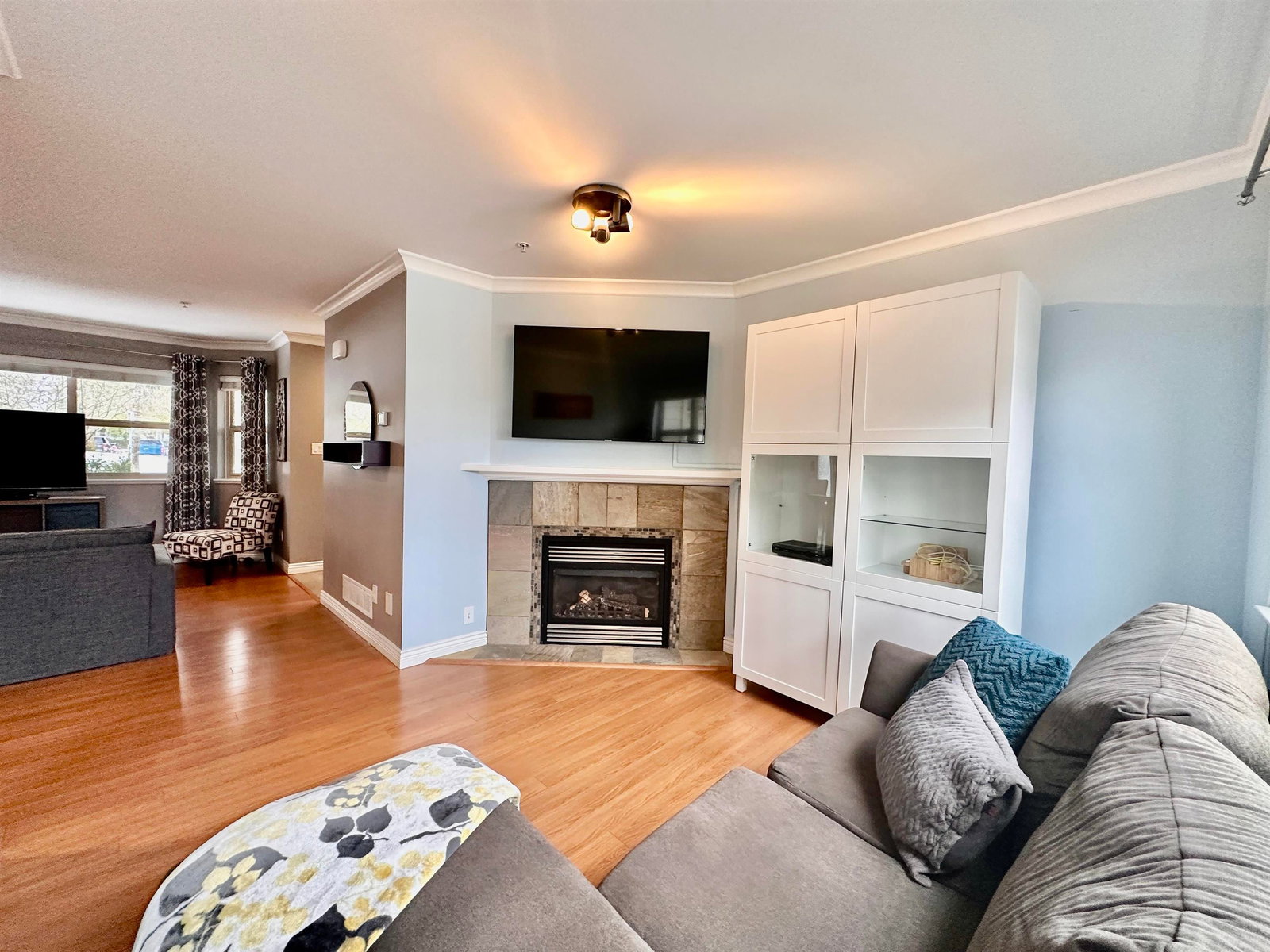Listing Image 16