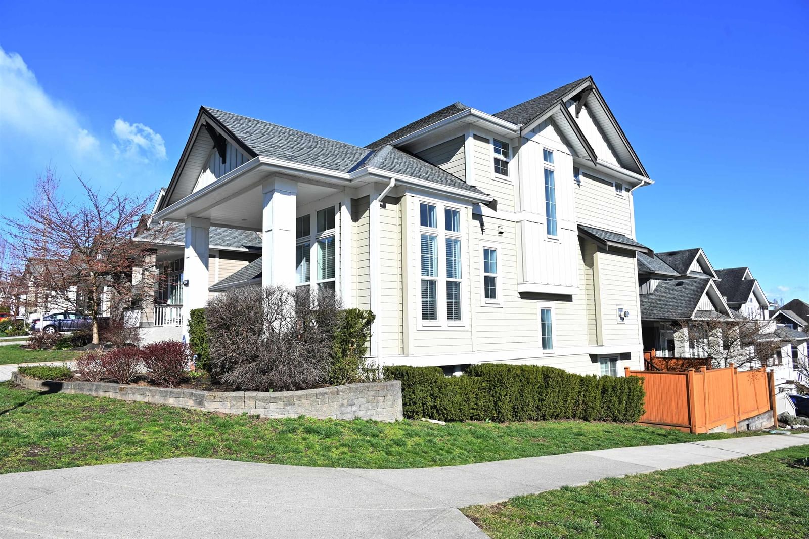 Listing Image 3
