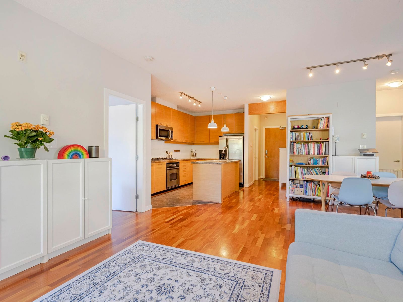 Listing Image 9