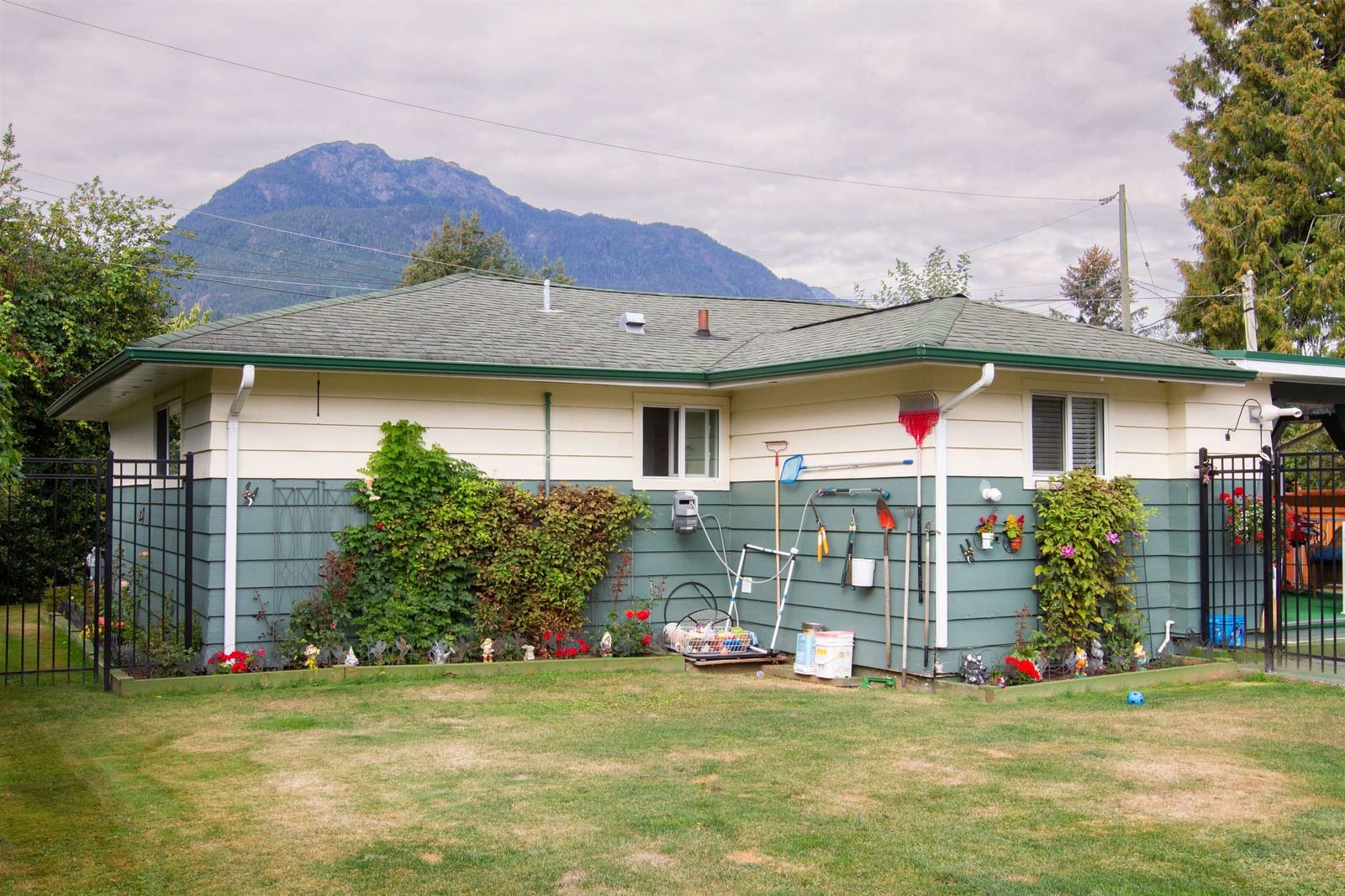 Listing Image 5