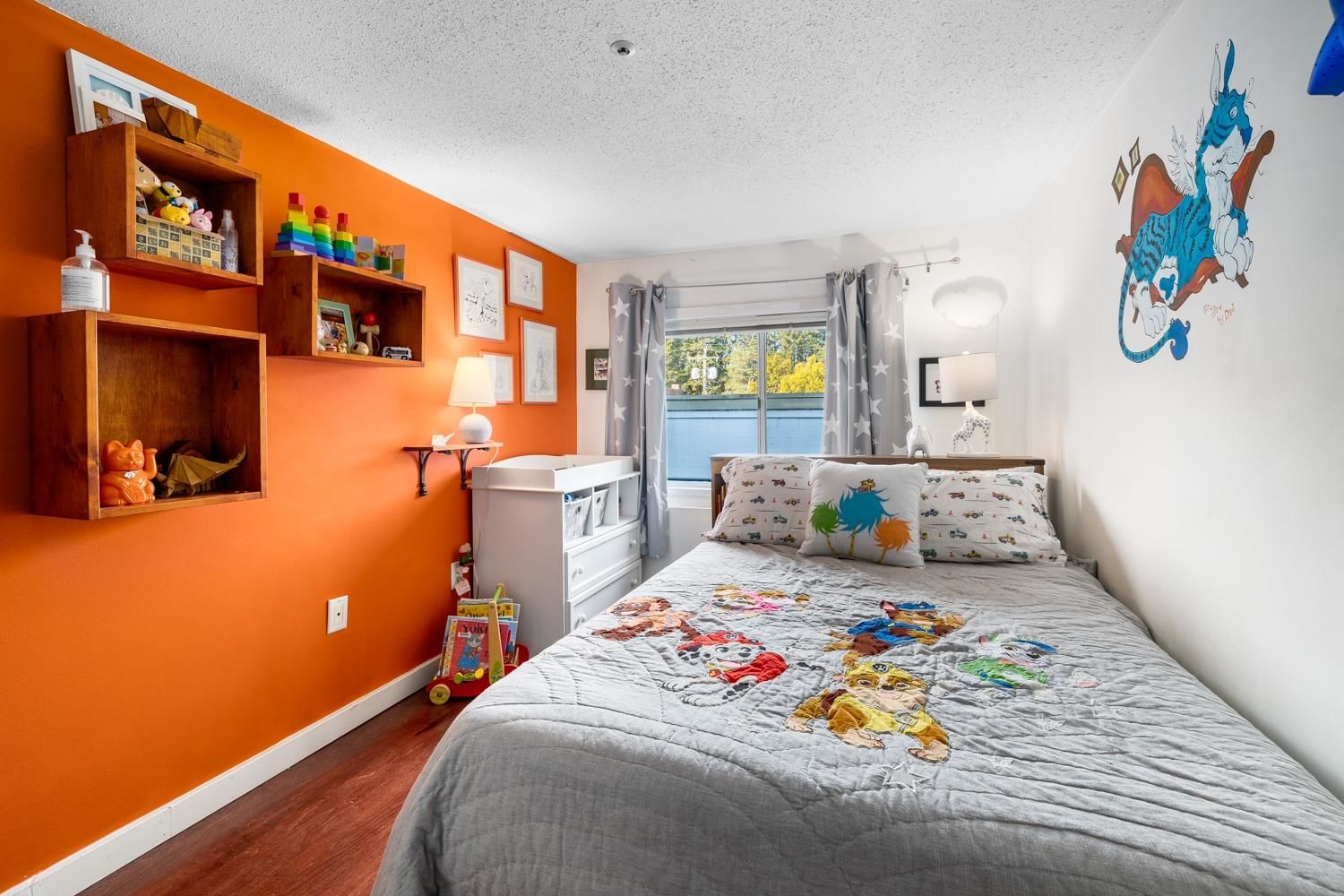 Listing Image 12