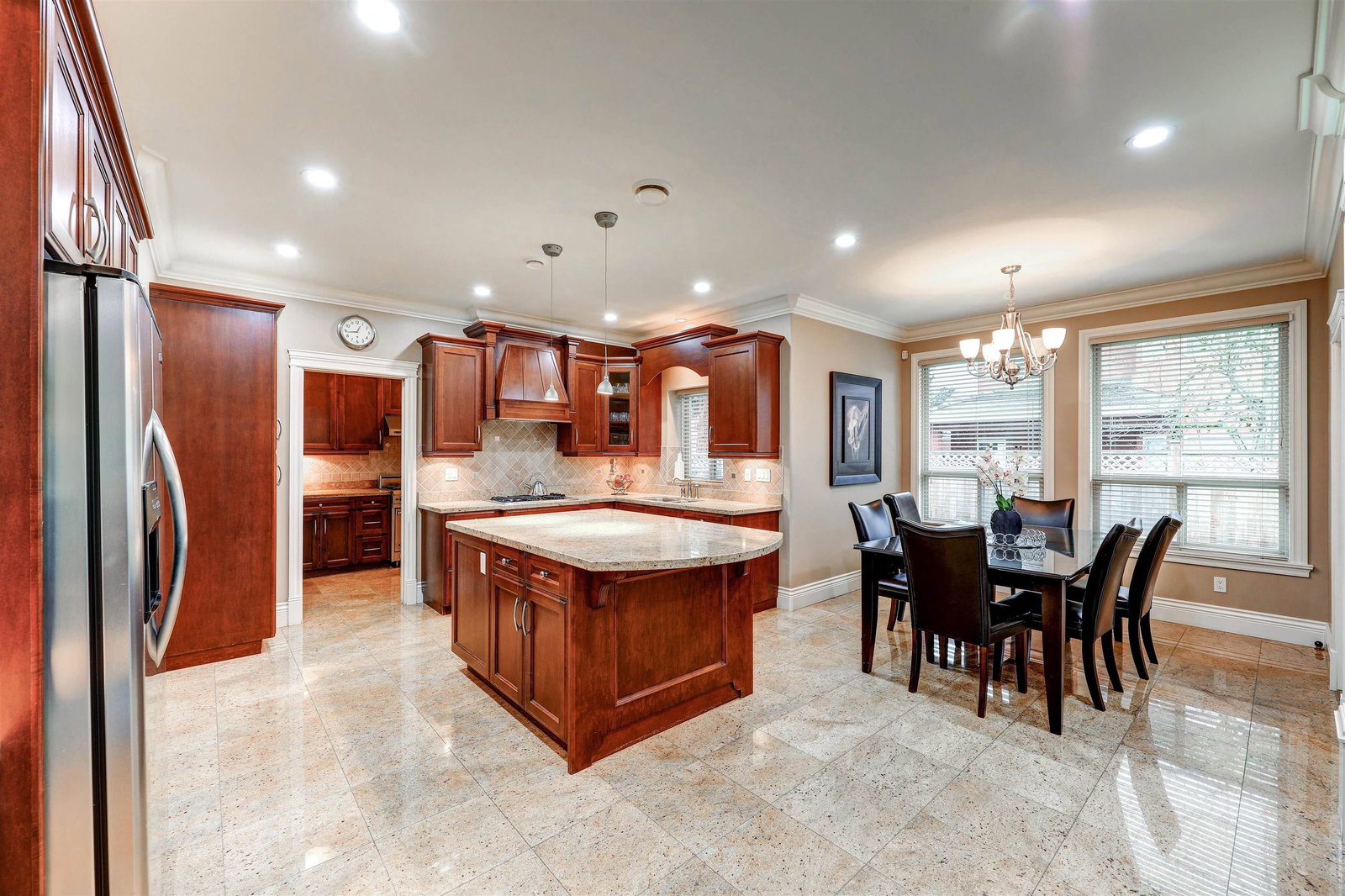 Listing Image 15