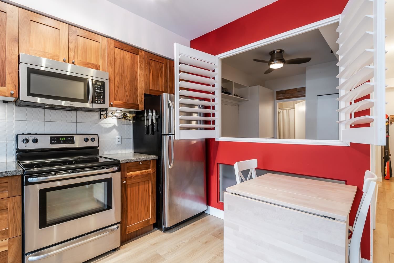 Listing Image 12