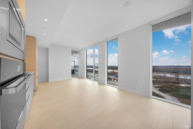 1607 - 3538 Sawmill Crescent
