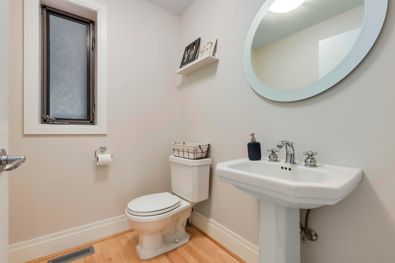 Listing Image 19