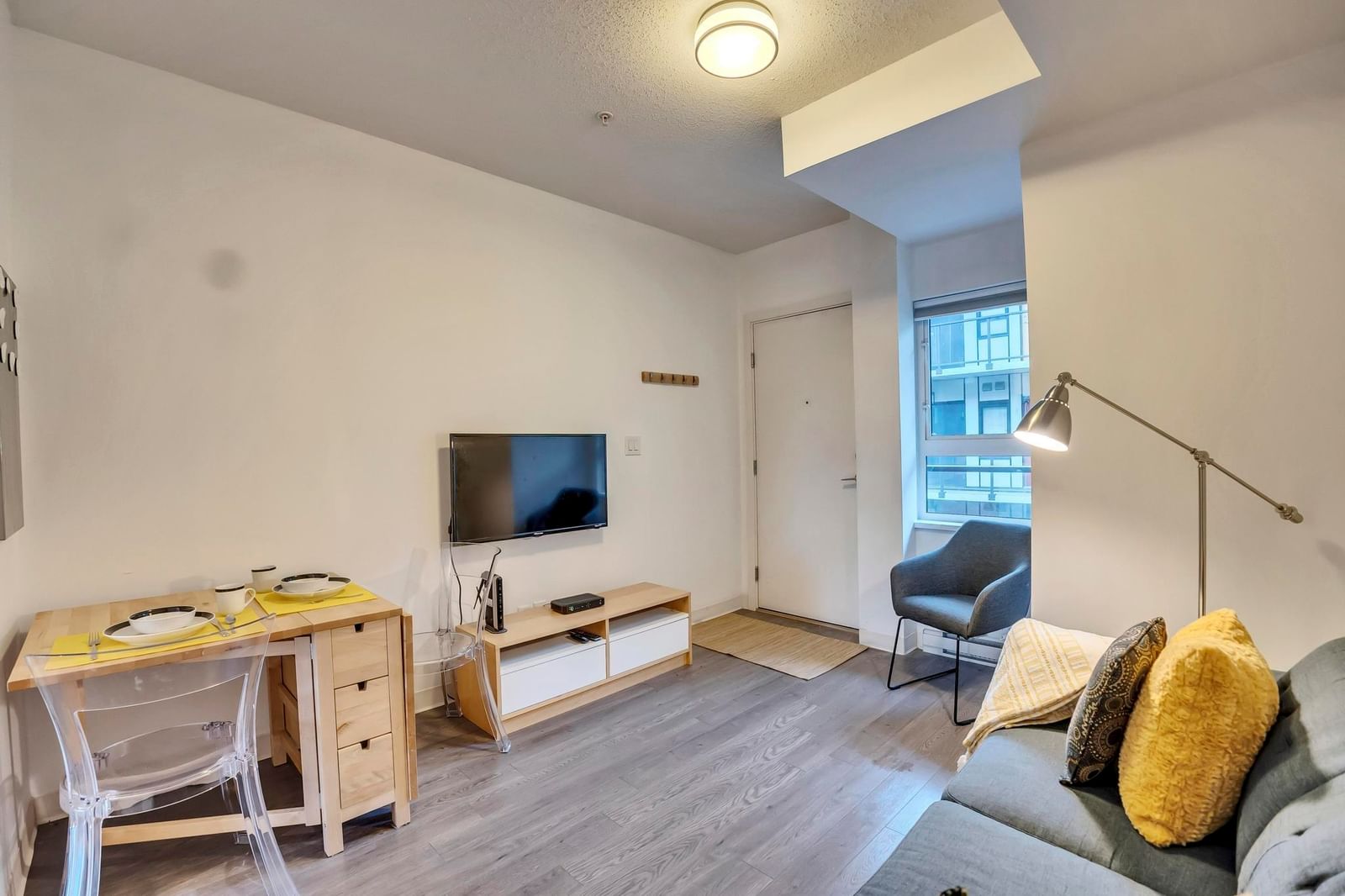 Listing Image 12