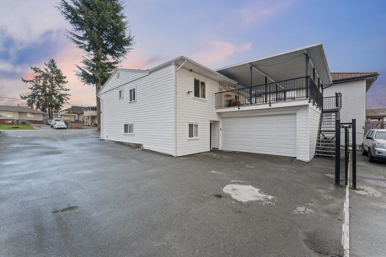 Listing Image 4