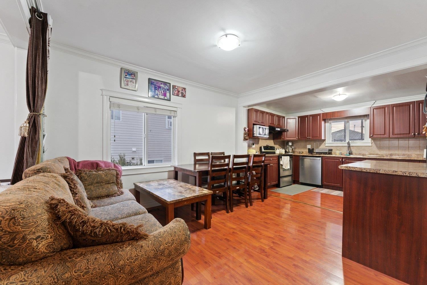 Listing Image 8