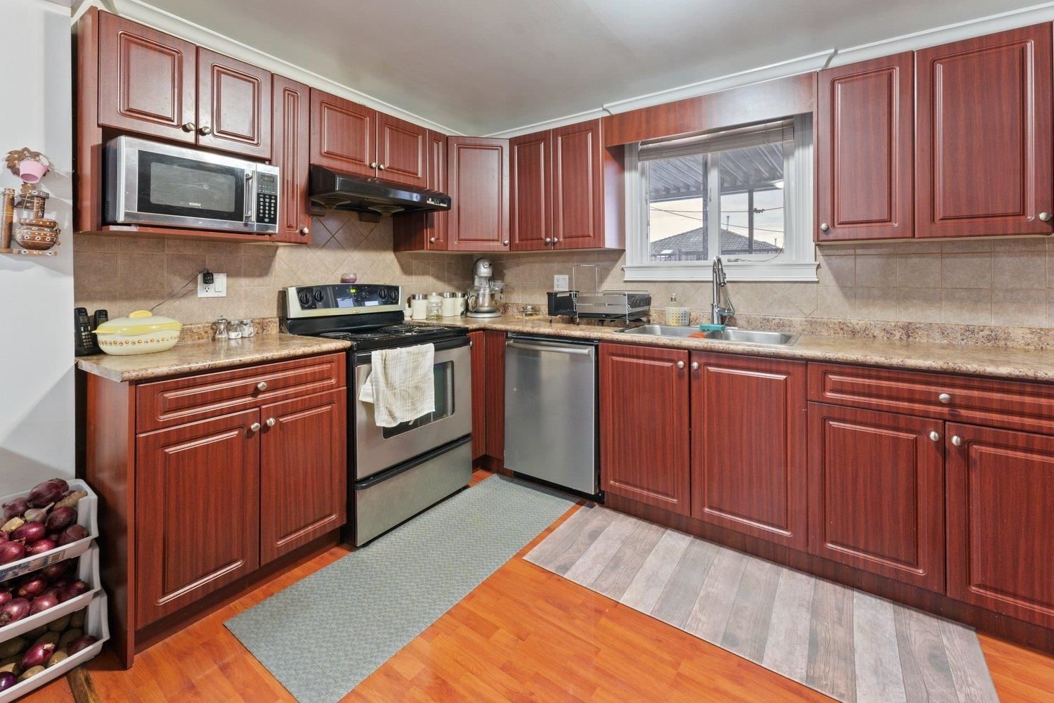 Listing Image 9