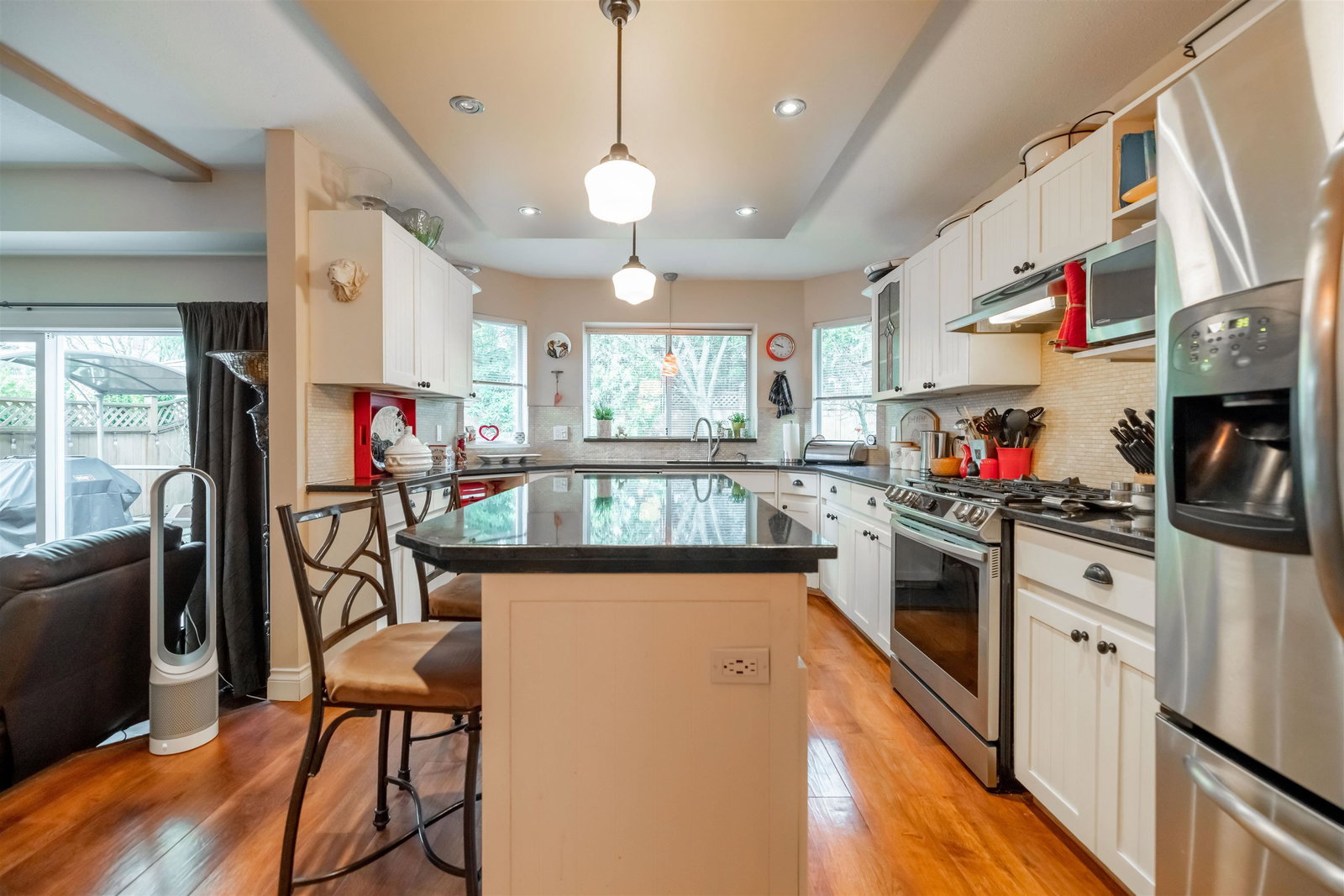 Listing Image 11