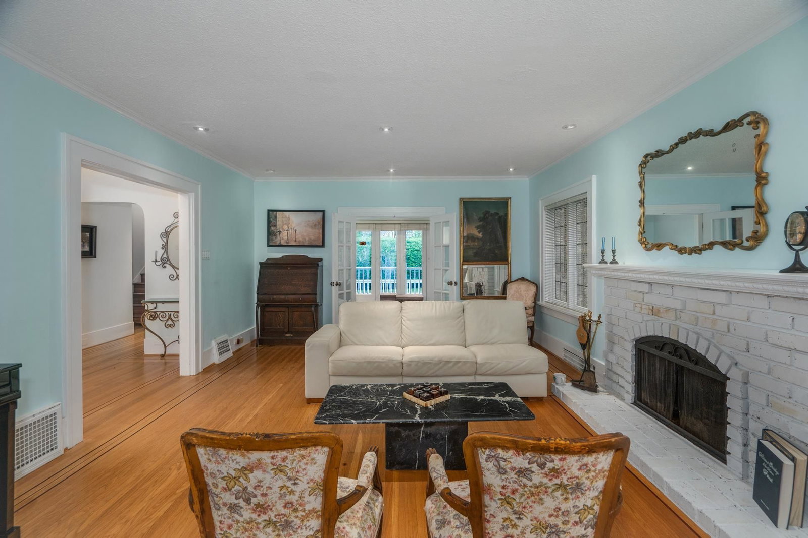 Listing Image 8
