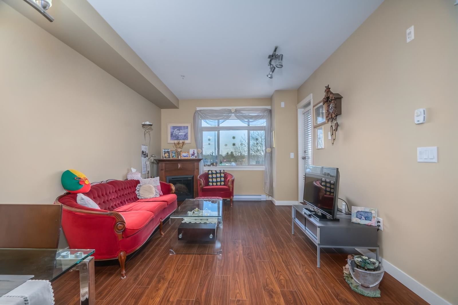 Listing Image 3