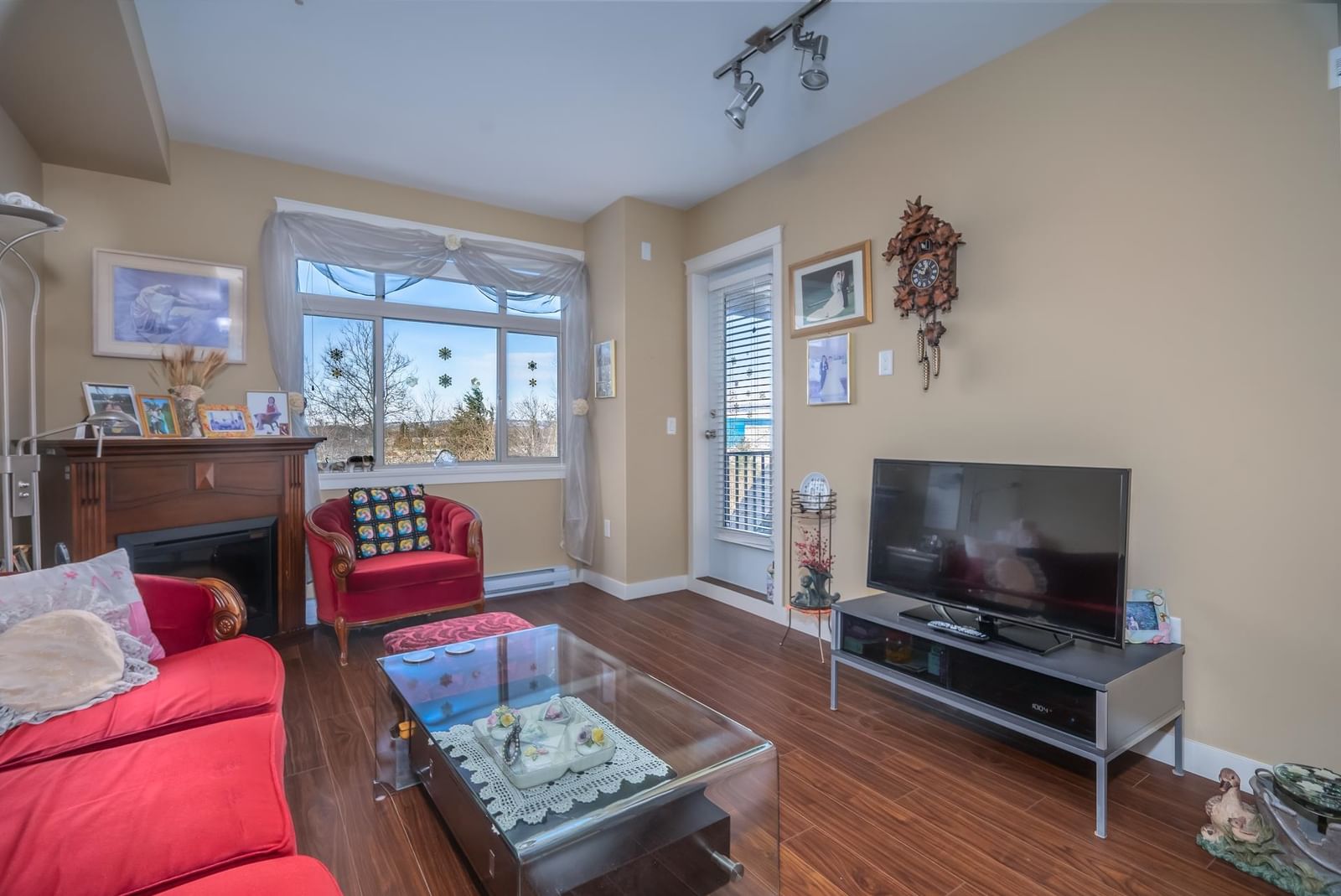 Listing Image 5