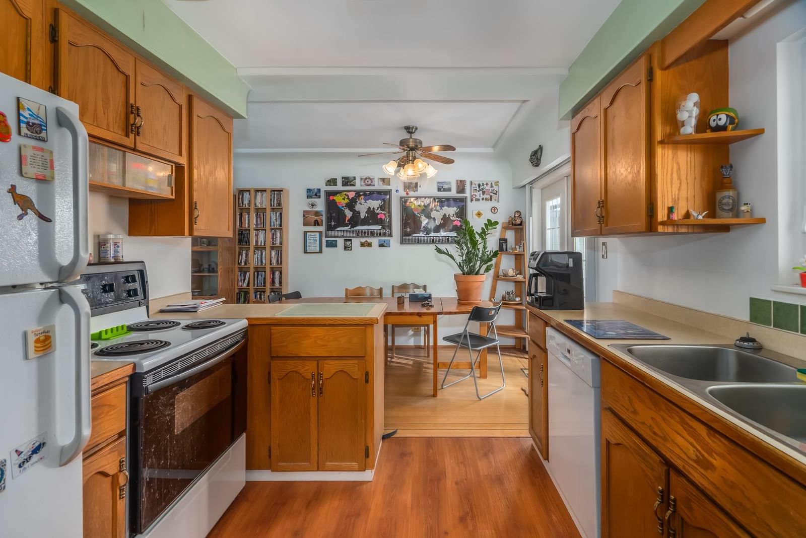 Listing Image 12