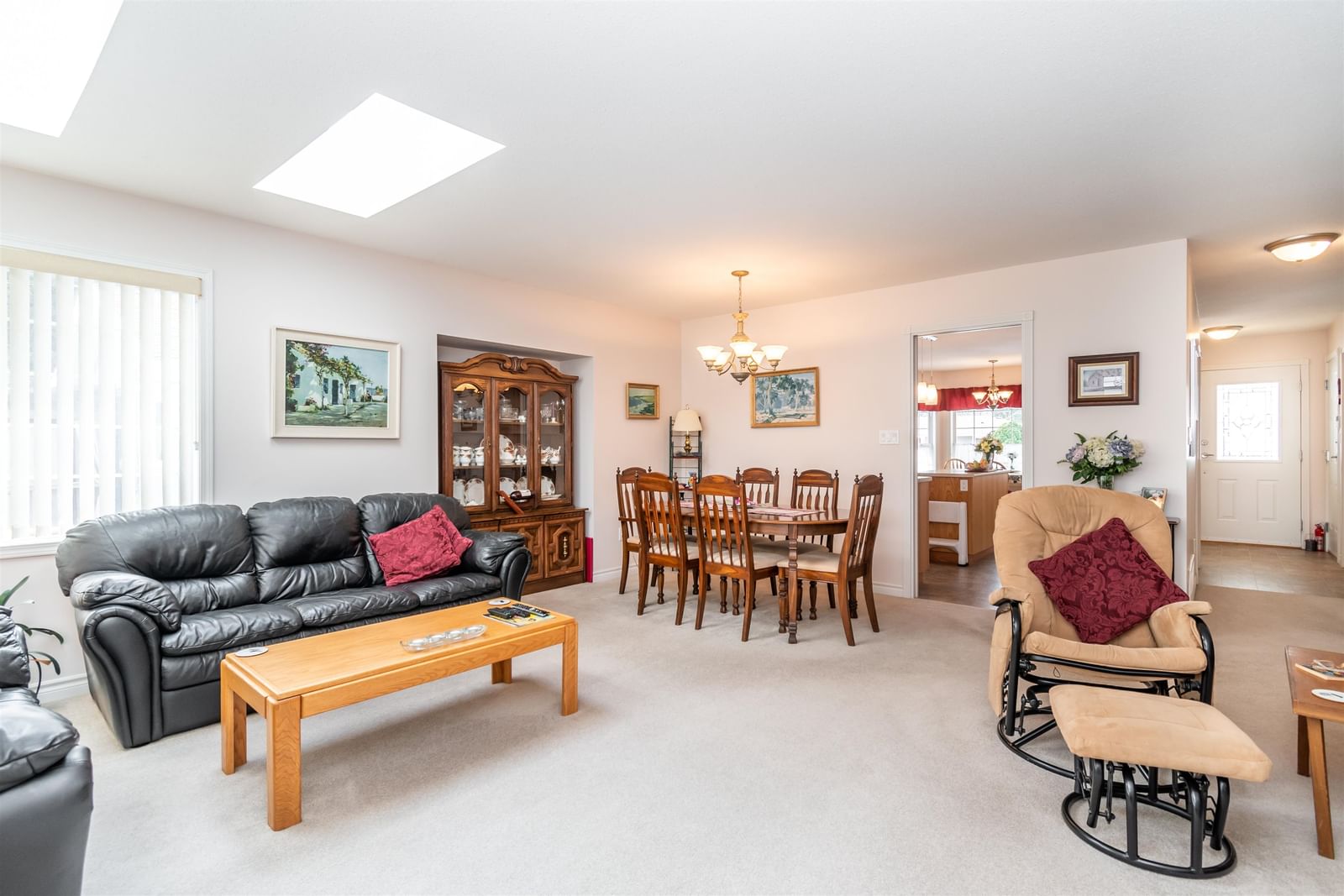 Listing Image 12
