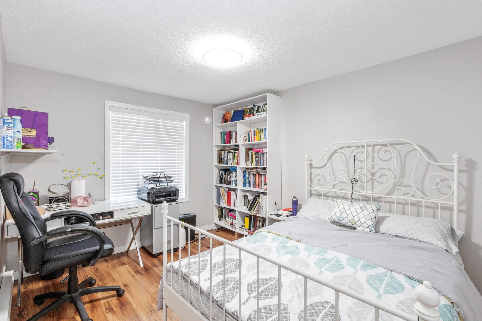Listing Image 10