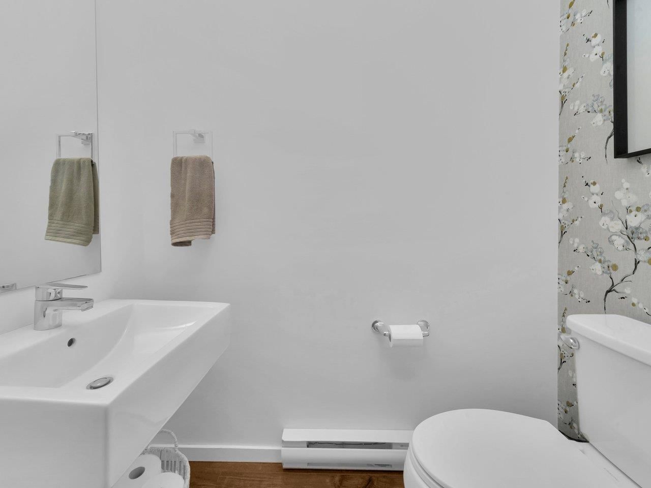 Listing Image 17