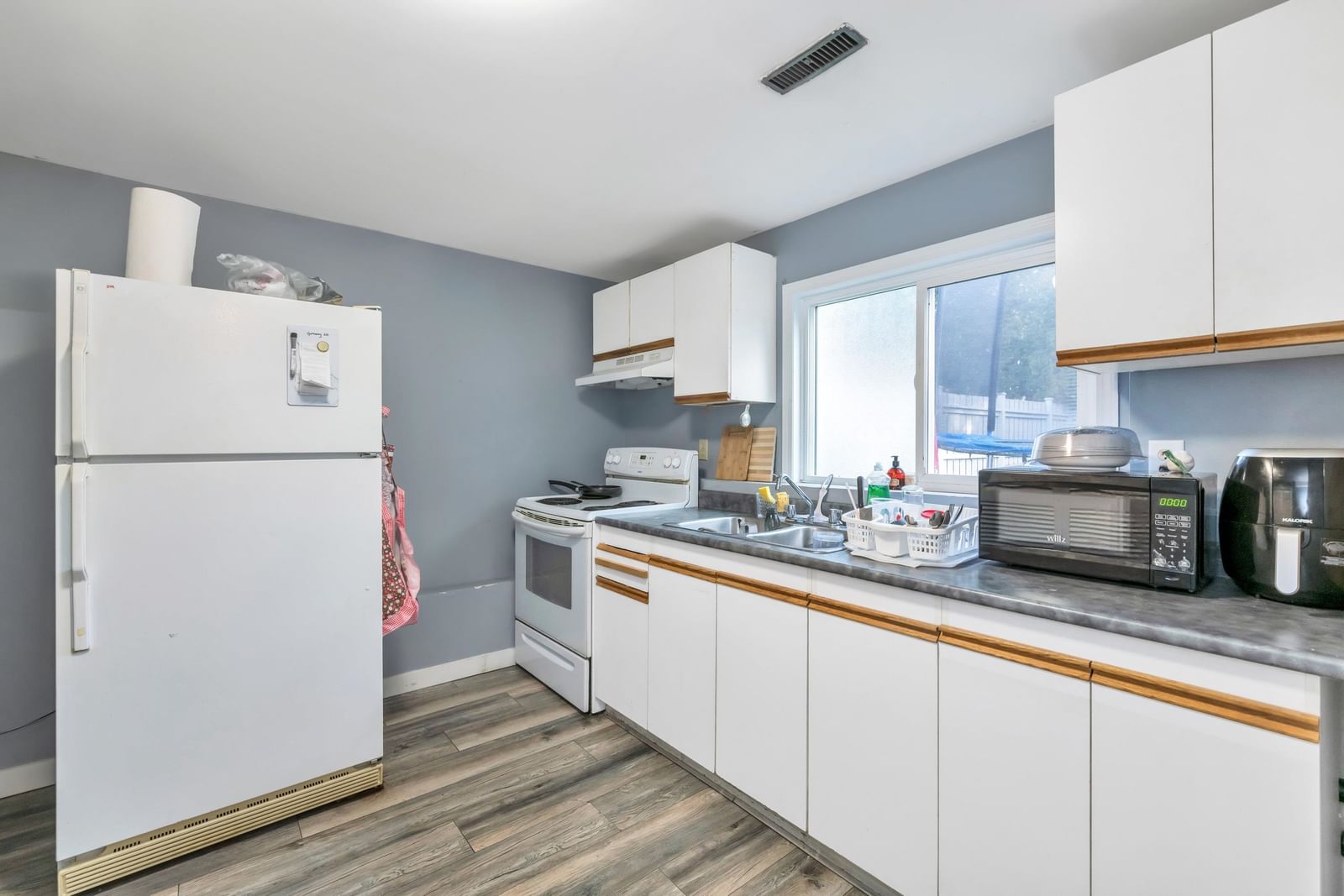 Listing Image 19
