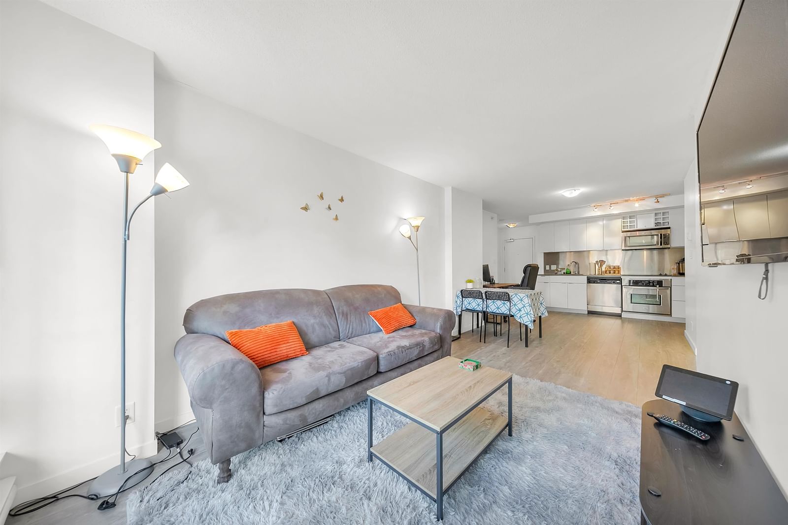 Listing Image 8