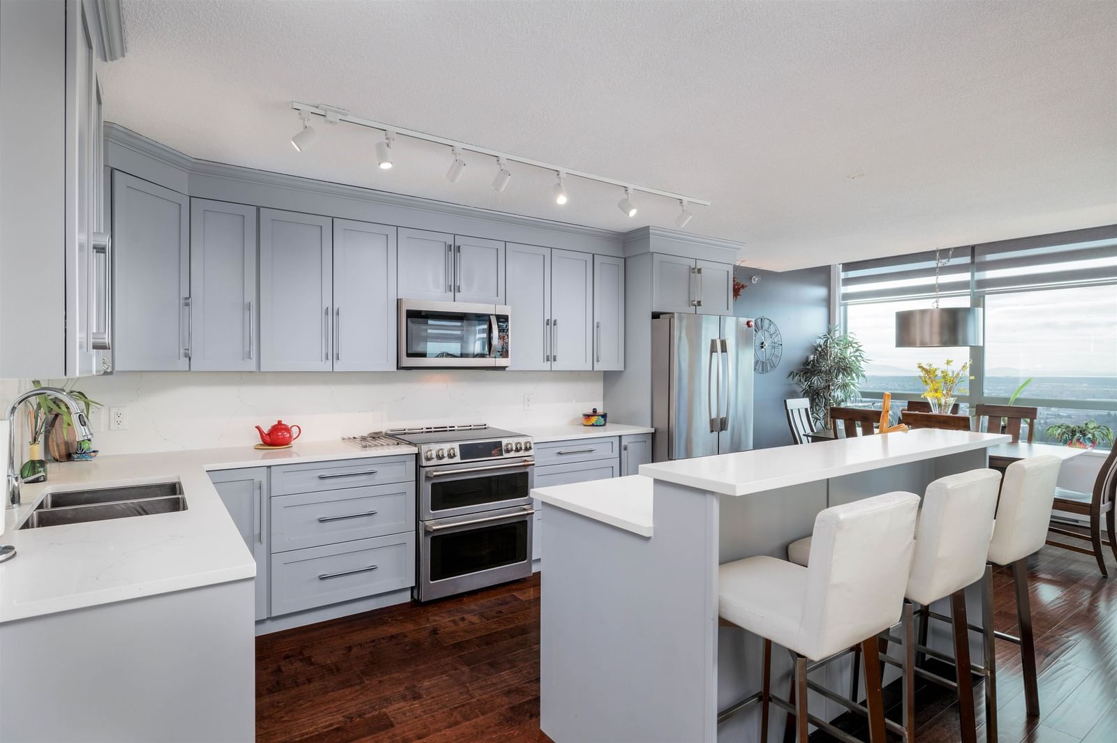 Listing Image 11