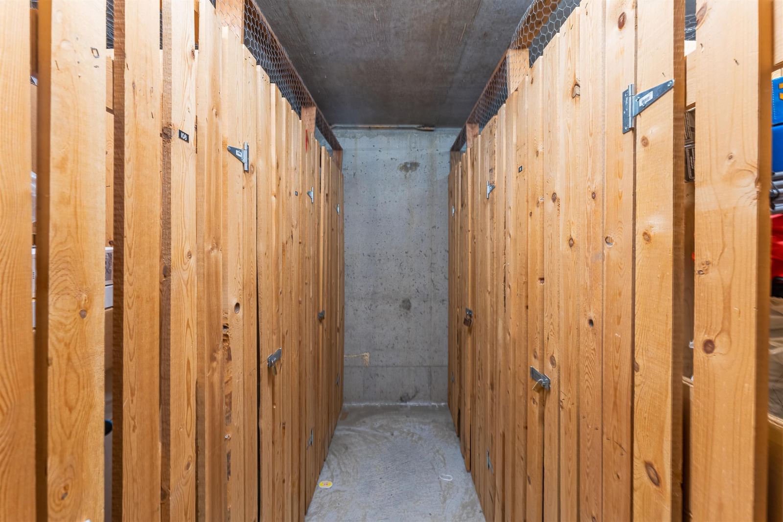 Listing Image 19