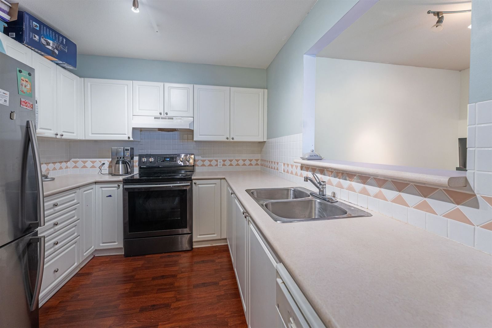 Listing Image 6