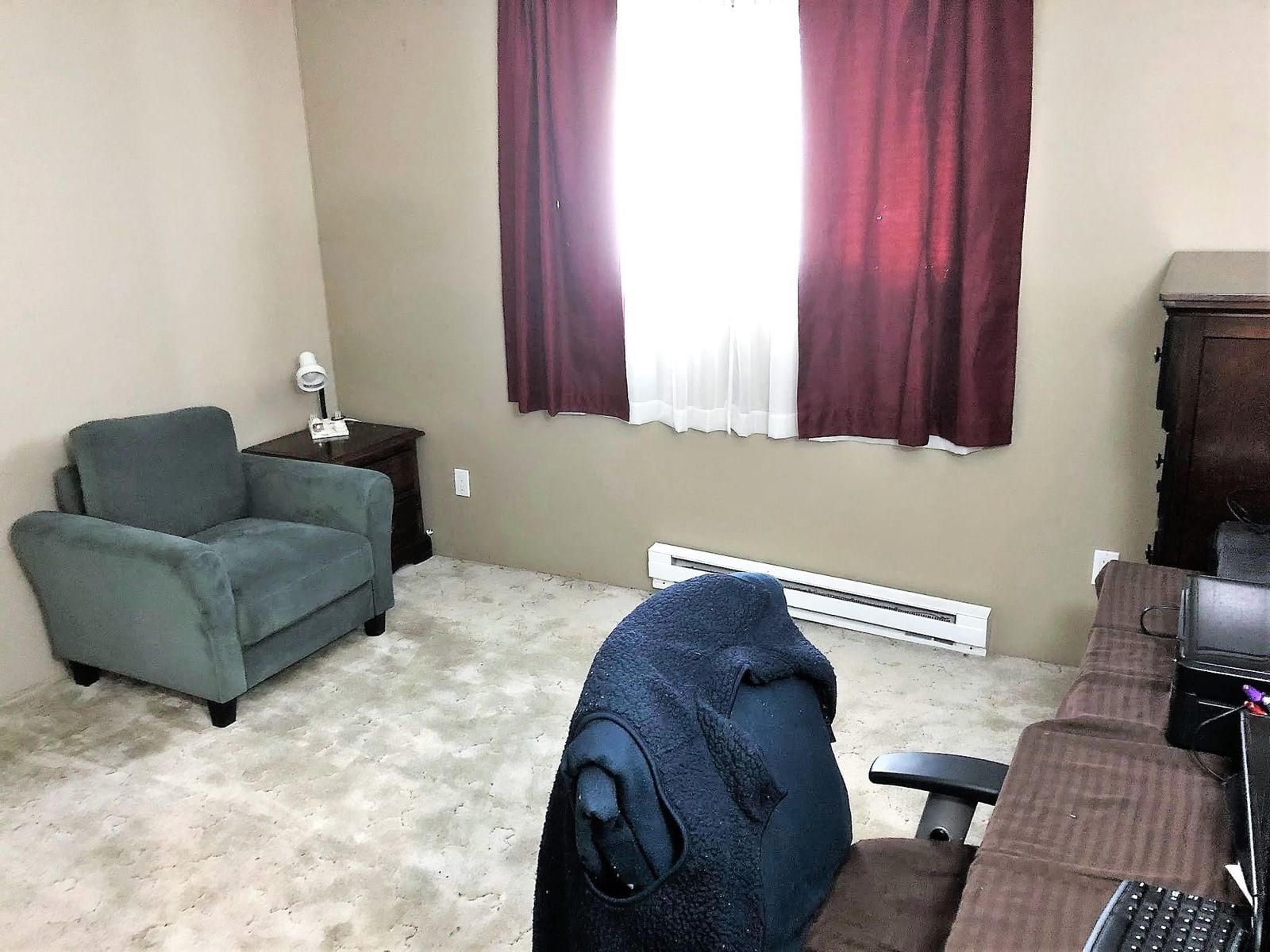 Listing Image 9